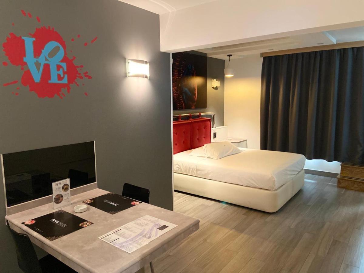 Zouk Hotel Alcala de Henares Bagian luar foto