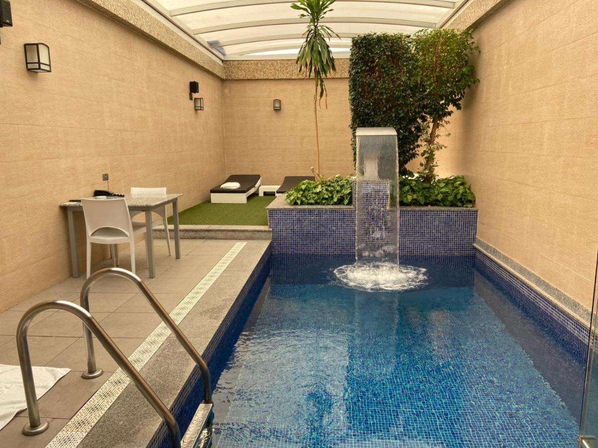 Zouk Hotel Alcala de Henares Bagian luar foto