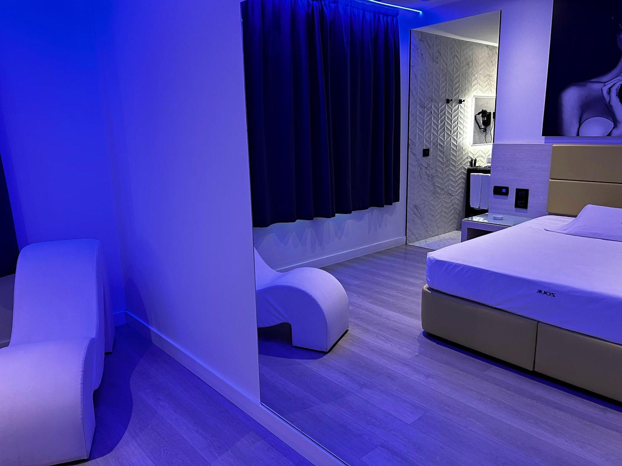 Zouk Hotel Alcala de Henares Bagian luar foto