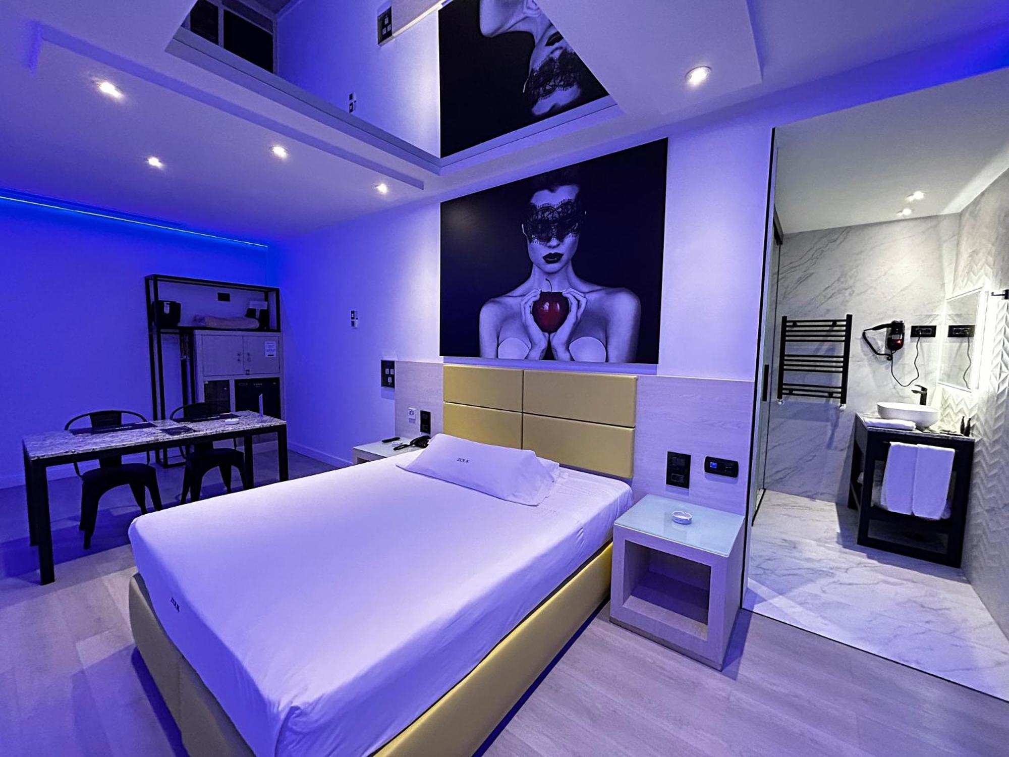 Zouk Hotel Alcala de Henares Bagian luar foto