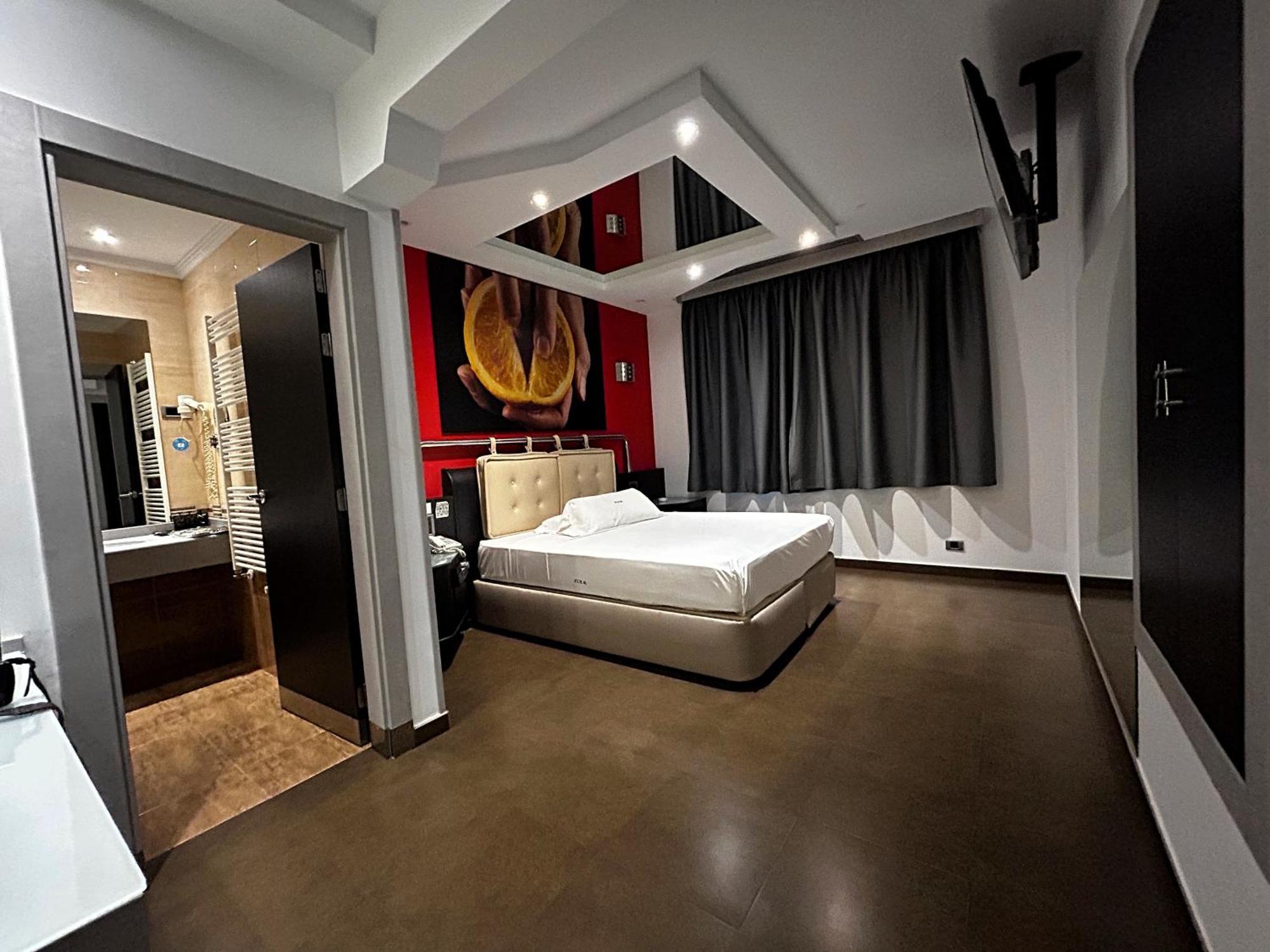 Zouk Hotel Alcala de Henares Bagian luar foto
