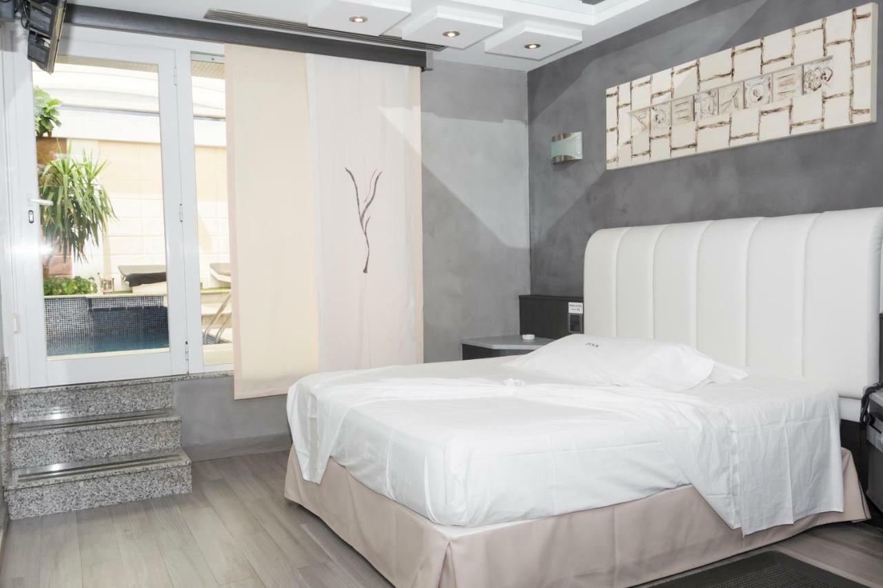 Zouk Hotel Alcala de Henares Bagian luar foto