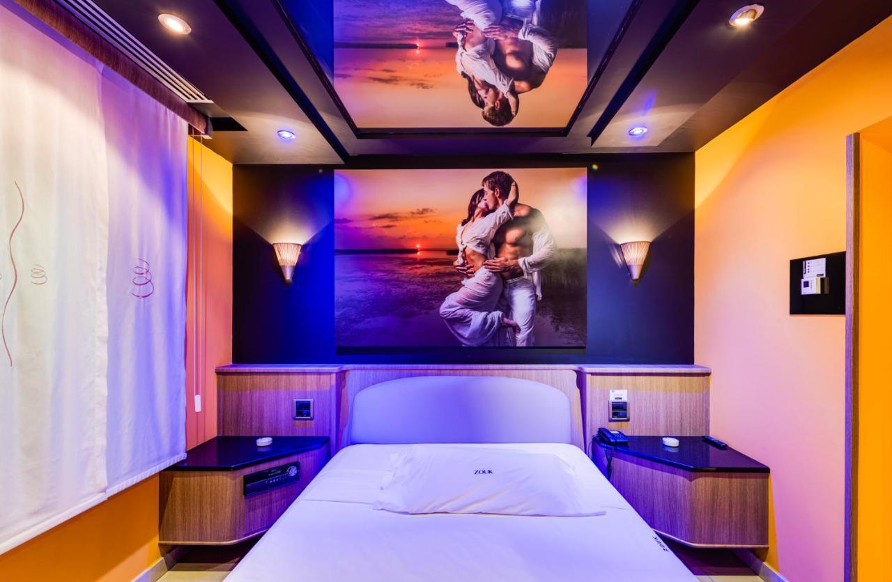 Zouk Hotel Alcala de Henares Bagian luar foto