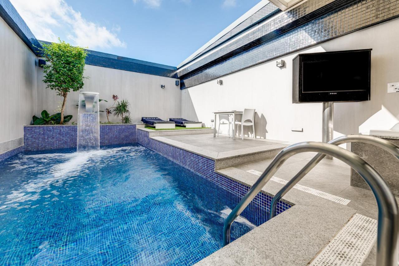 Zouk Hotel Alcala de Henares Bagian luar foto