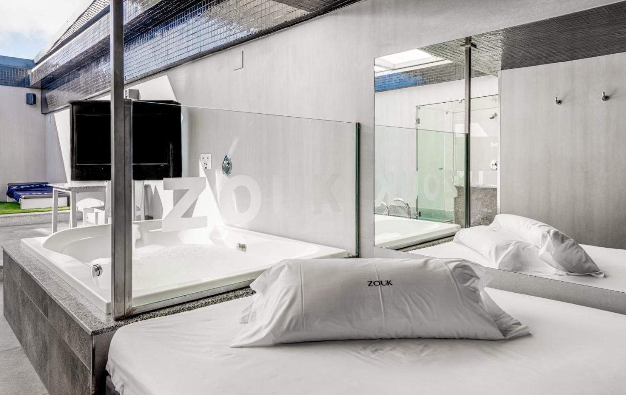 Zouk Hotel Alcala de Henares Bagian luar foto